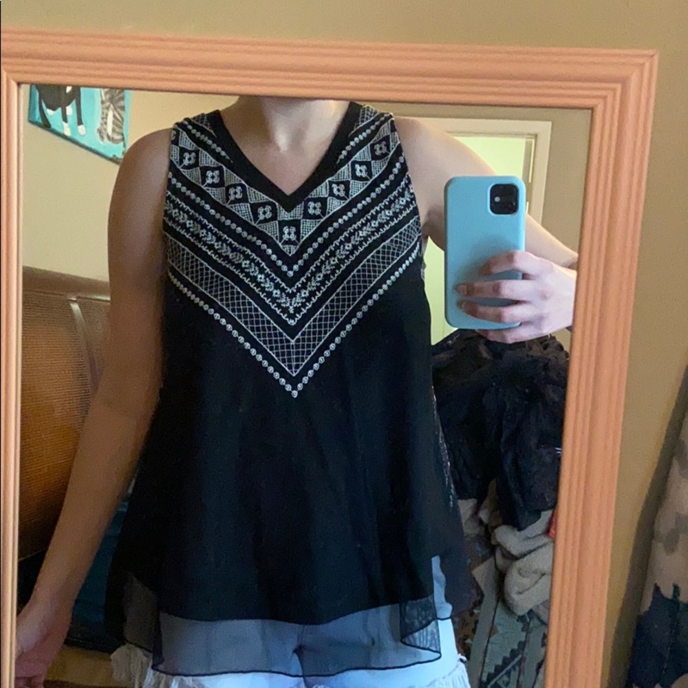 Classy black tank top blouse with white pattern